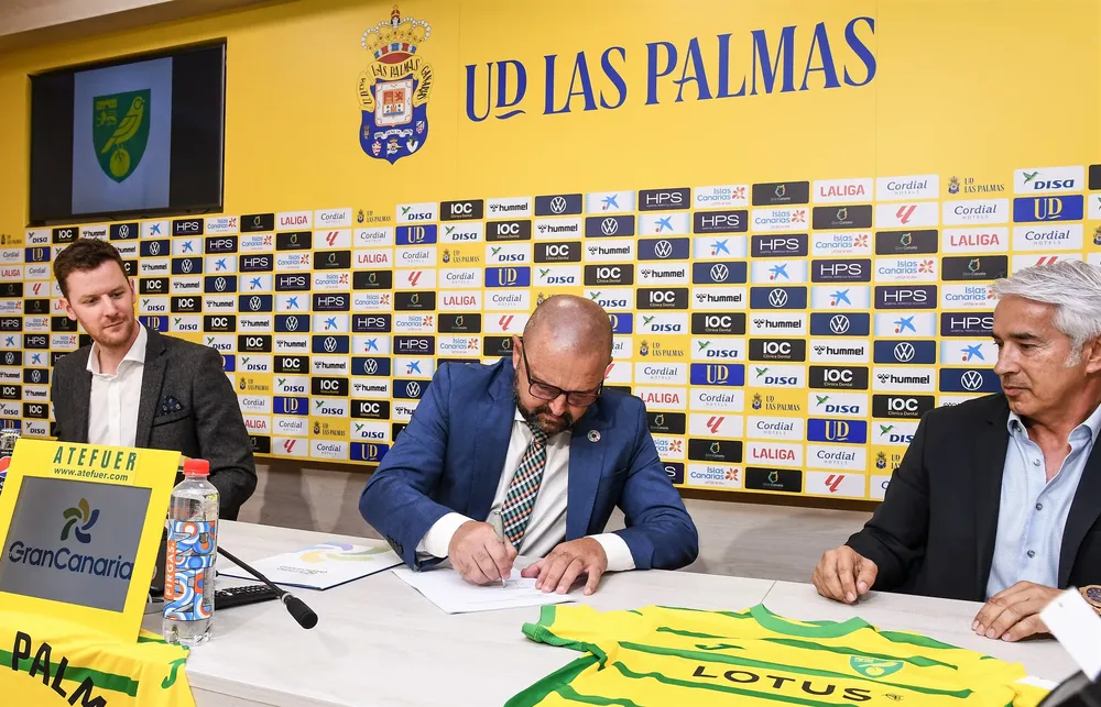 firma-convenio-turismo-de-gran-canaria-y-norwich-city-I-la-gaceta-noticias-gran-canaria