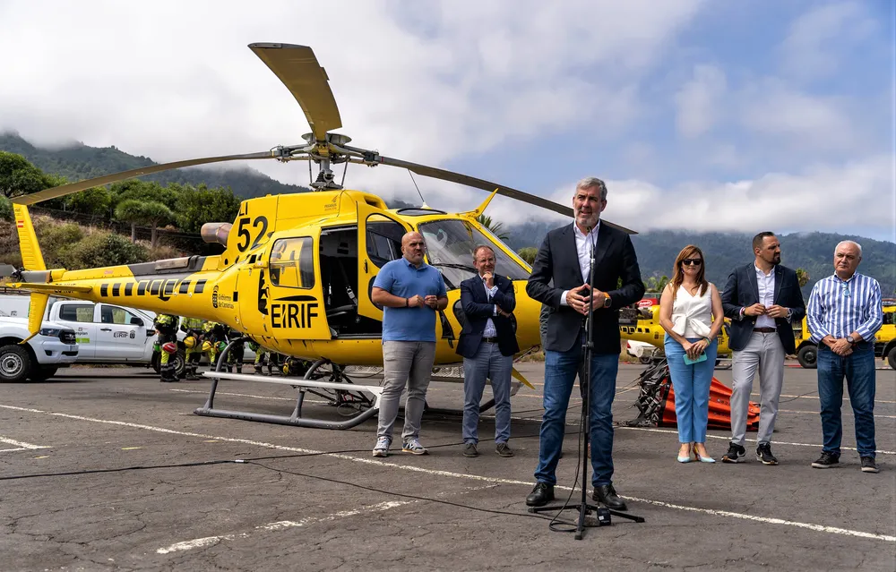 fernando-clavijo-nuevos-helicopteros-eirif-I-la-gaceta-de-gran-canaria