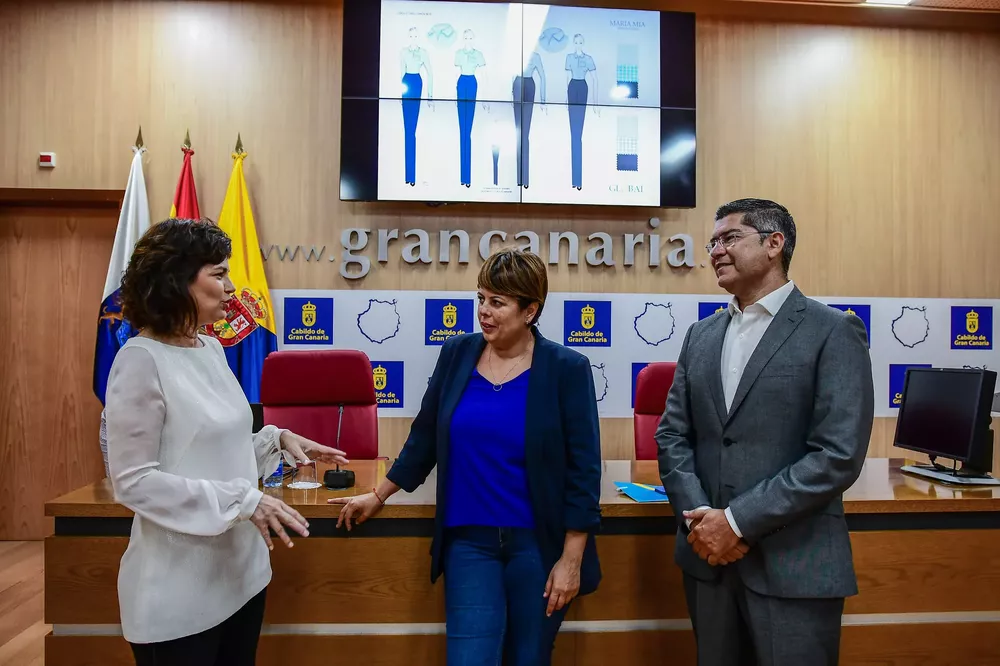 maria-mia-gana-concurso-nuevo-uniforme-guaguas-global_2_la-gaceta-de-gran-canaria