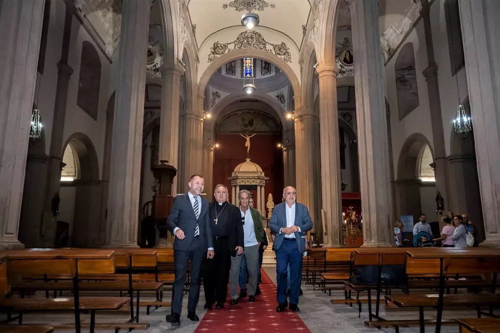 visita-antonio-morale-obras-de-restauracion-de-la-iglesia-de-santiago-de-los-caballeros-de-galdar_la-gaceta-de-gran-canaria