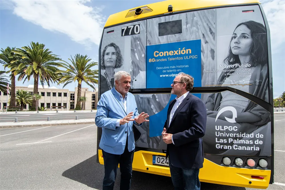 jose-eduardo-ramirez-y-lluis-serra-firma-convenio-guaguas-municipales-y-ulpgc-I-noticias-gran-canaria