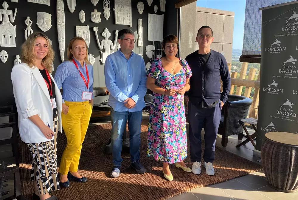 minerva-alonso-steven-kolb-gran-canaria-moda-calida