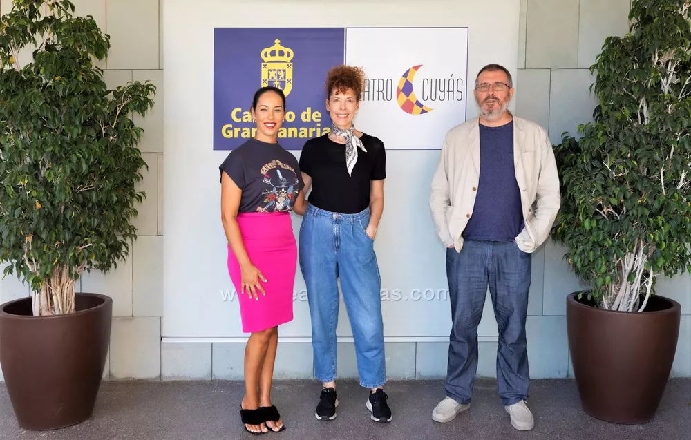 decadencia-teatro-cuyas-maru-valdivielso-guacimara-medina-gonzalo-ubani