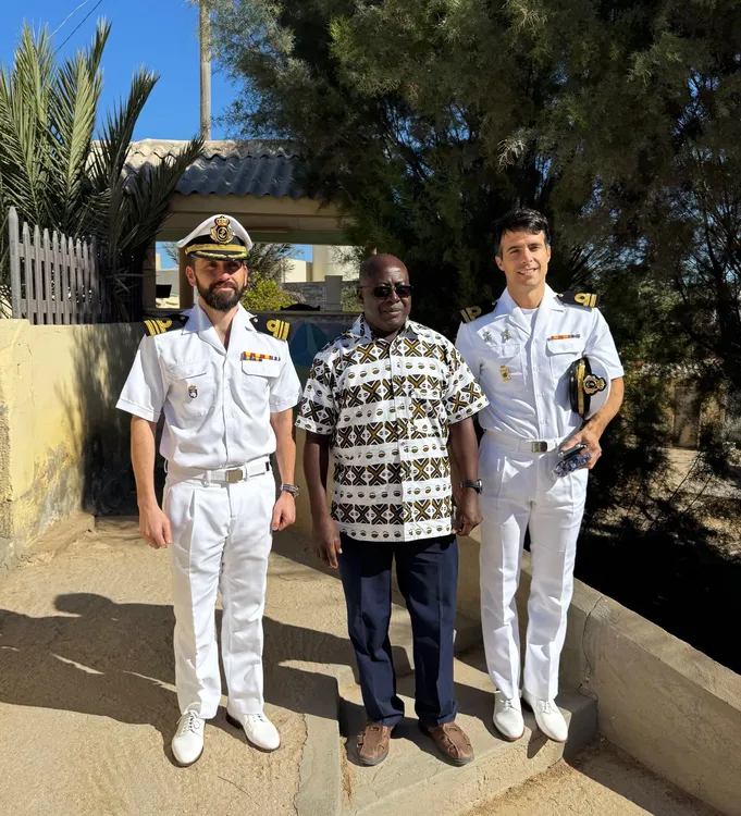 donacion-ampa-padre-cueto-las-palmas-a-colegio-mauritania