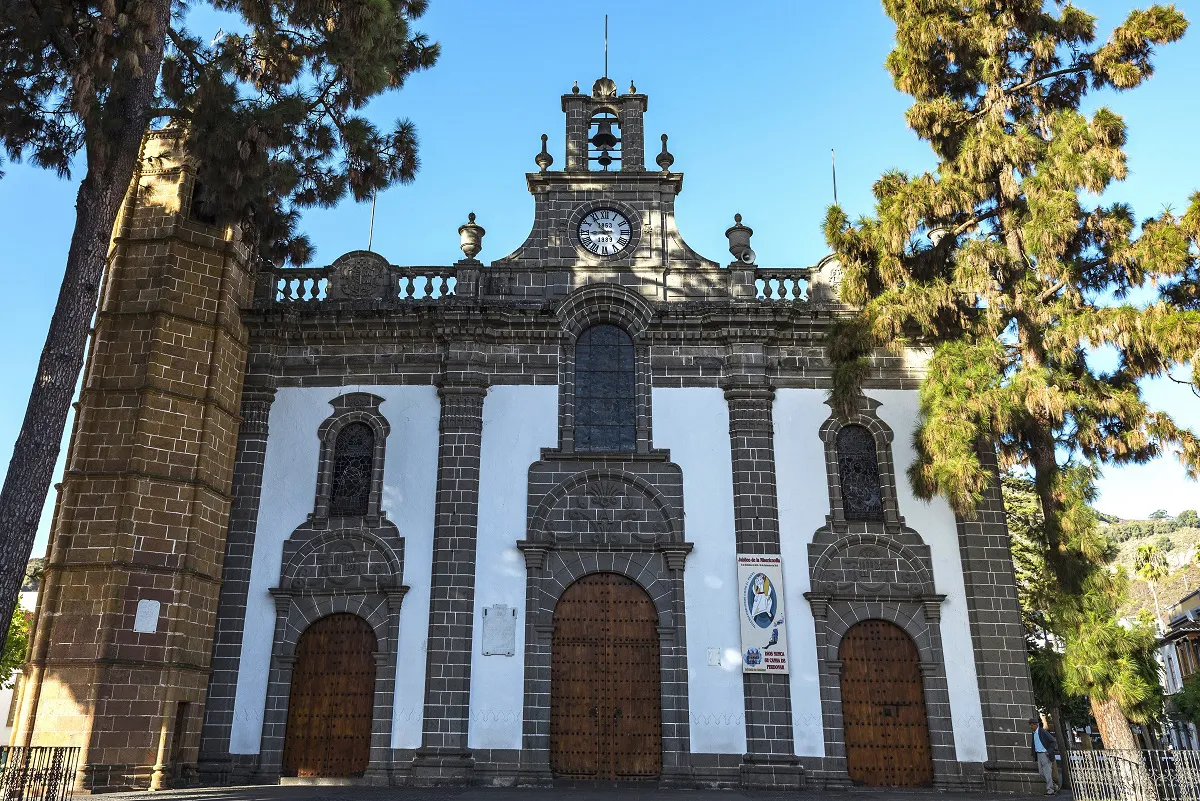 television-canaria-emite-en-directo-desde-teror-bajada-virgen-del-pino-del-camarin