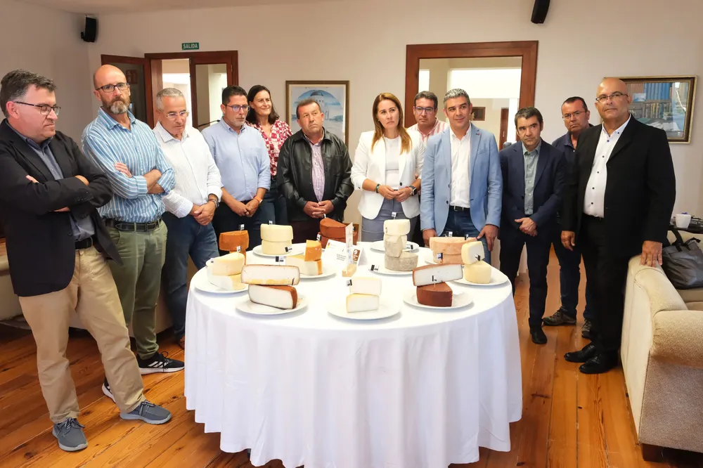 quesos-compiten-por-ser-la-mejor-produccion-de-canarias-en-agrocanarias-