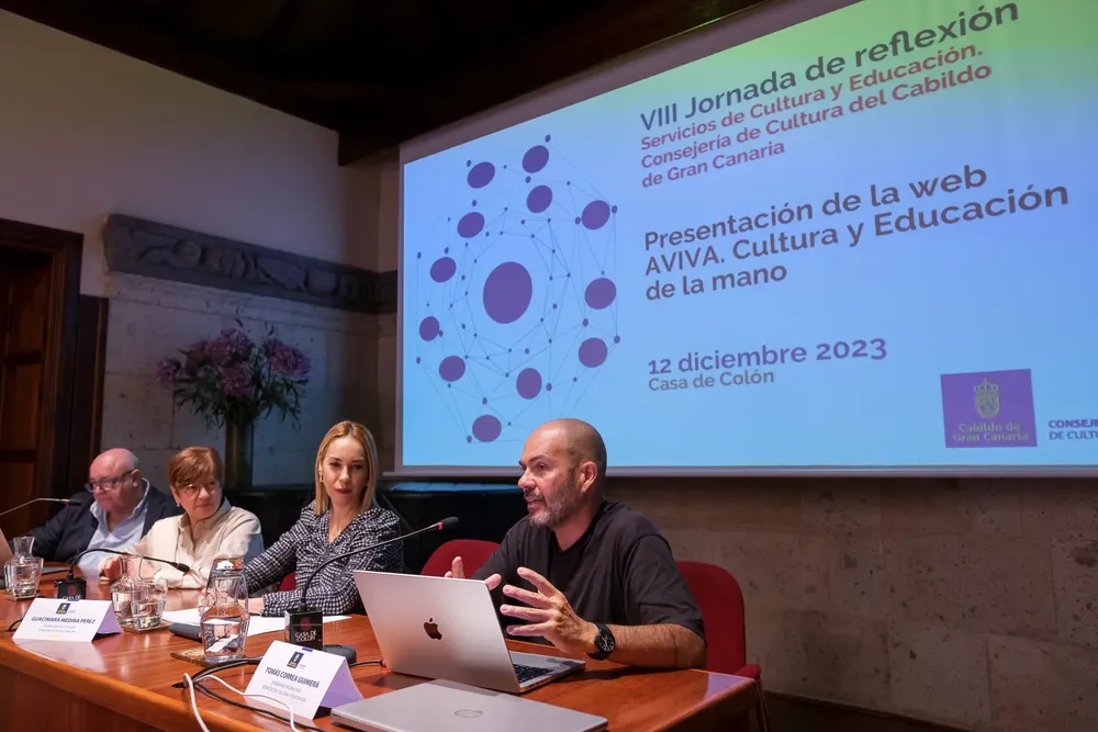 aviva-es-la-nueva-web-que-acerca-la-oferta-cultural-y-educativa-de-los-espacios-culturales-del-cabildo-a-los-centros-de-ensenanza guacimara medina en presentacion web 'VIVA. Cultura y Educación de la mano en Gran Canaria' I noticias de gran canaria