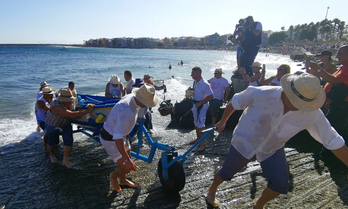 vara-del-pescao-desborda-arinaga_noticias-de-gran-canaria