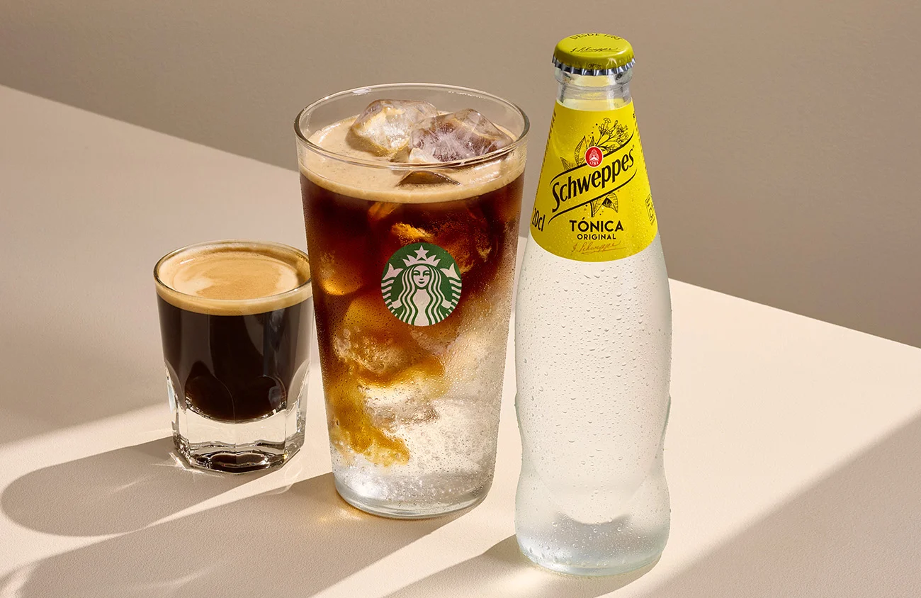 Coffee-Tonic_Starbucks-y-Schweppes-lanzan-bebida-de-verano_EspressoTonic