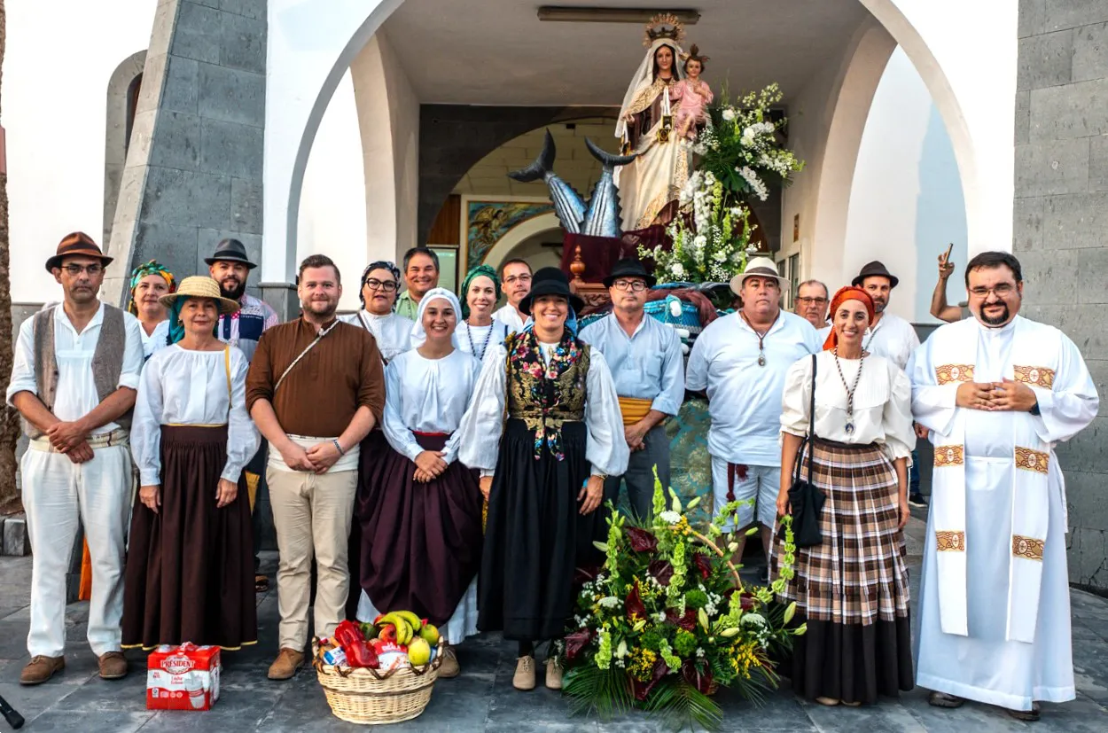 arguineguin-romeria-ofrenda-virge-del-carmen_corporación-municipal-y-parroco