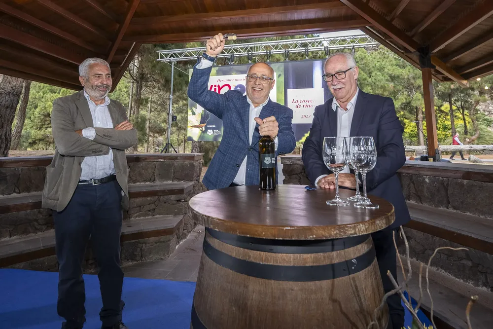 gran-canaria-descorcha-primera-botella-vino-añada-2023