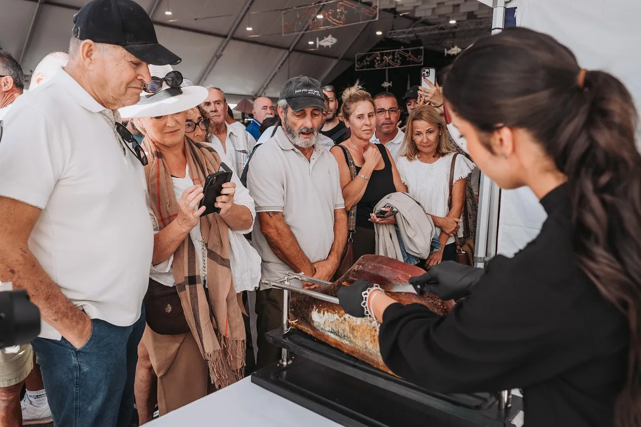 feria-del-atun-mogan_jamon-del-mar-chef-angel-leon-y-petaca-chico