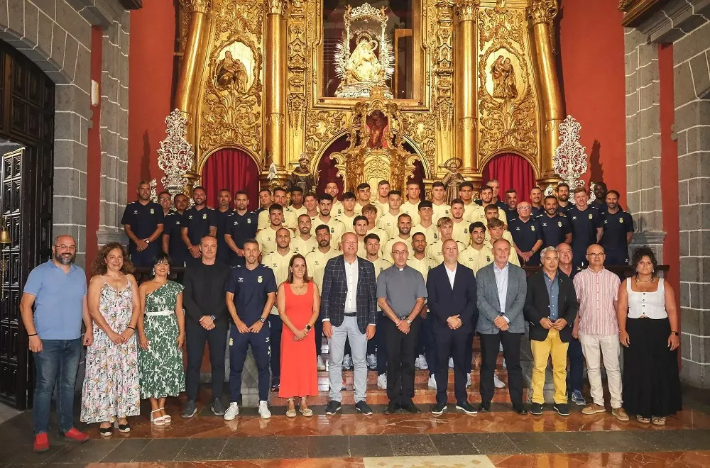 las-palmas-visita-a-la-virgen-del-pino-en-teror