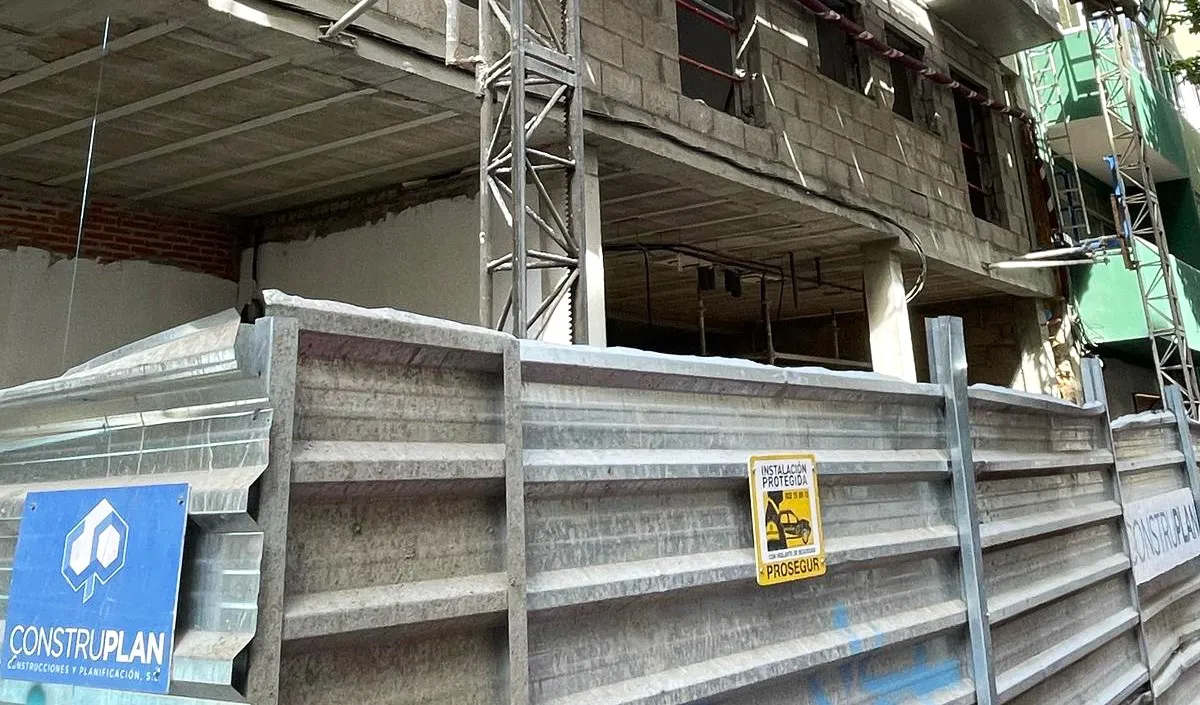 partido-popular-asegura-que-obra-27-viviendas-en-calle-leon-y-castillo-lleva-semanas-parada