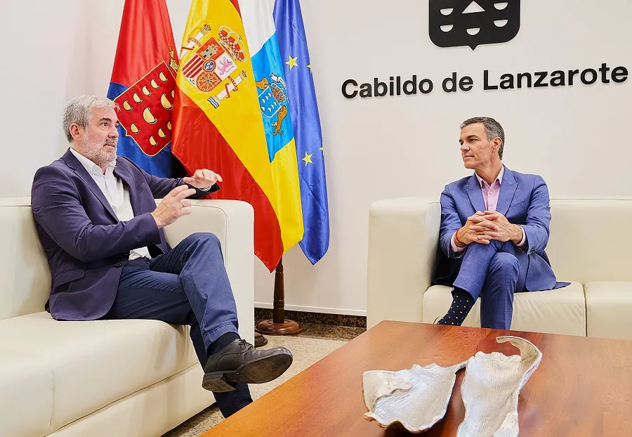 reunion-fernando-clavijo-pedro-sanchez-en-lanzarote