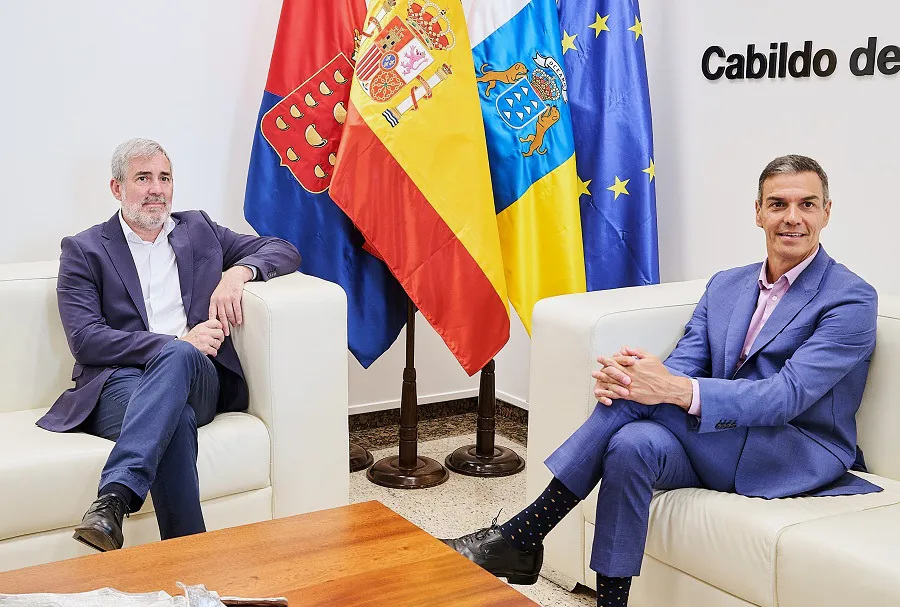 reunion-fernando-clavijo-con-pedro-sanchez-en-lanzarote