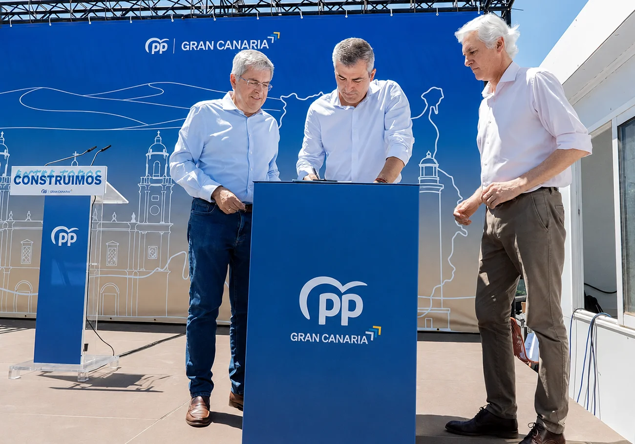 Partido-Popular-y-Agrupacion-de-Vecinos-firman-su-alianza-en-Gran-Canaria