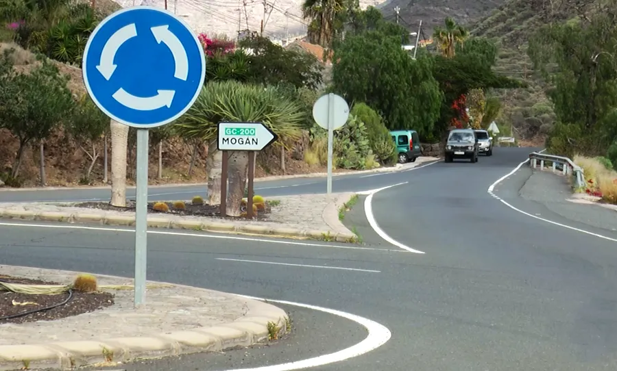 gobierno-de-canarias-licita-glorieta-de-acceso-al-casco-de-mogan-por-gc-200
