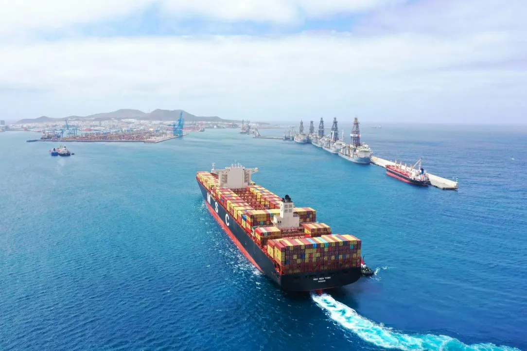 puerto-de-las-palmas-recibe-al-mayor-portacontenedores