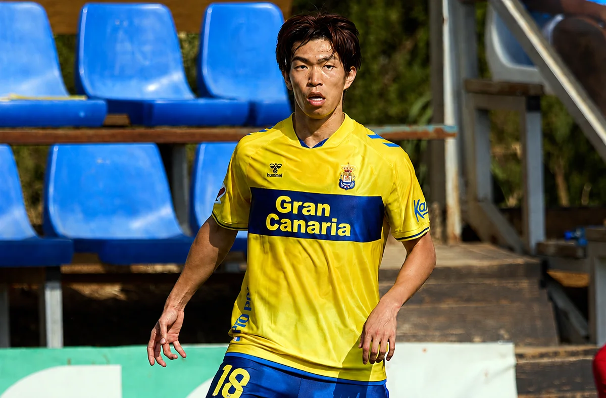 Las-Palmas-remonta-al-Leiria-con-dos-goles-de-Miyashiro