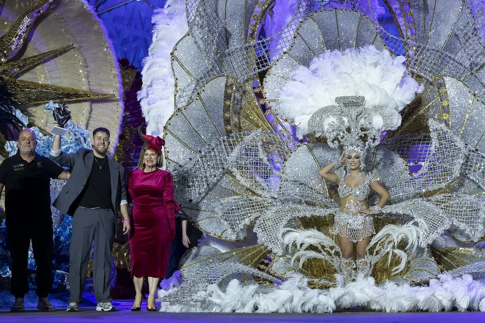 lola-davila-cuarta-dama-honor-carnaval-las-palmas-de-gran-canaria_la-gaceta-noticias-gran-canaria