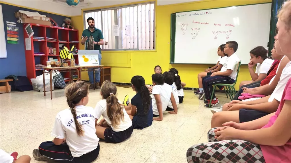 apicultura-en-los-colegios-de-aguimes_la-gaceta-de-gran-canaria