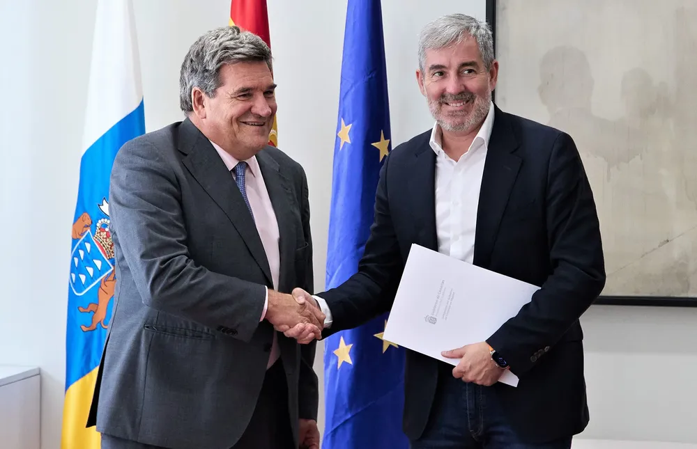 fernando-calvijo-y-jose-luis-escriva-I-repunte migratorio-canarias-I-la-gaceta-noticias-gran-canaria fernando clavijo presidente gobierno canarias I la gaceta de gran canaria I noticias gran canaria