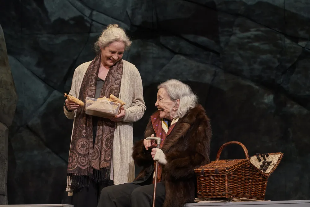 la-isla-del-aire-I-teatro-cuyas-I-nuria-espert-y-vicky-peña-I-noticias-gran-canaria