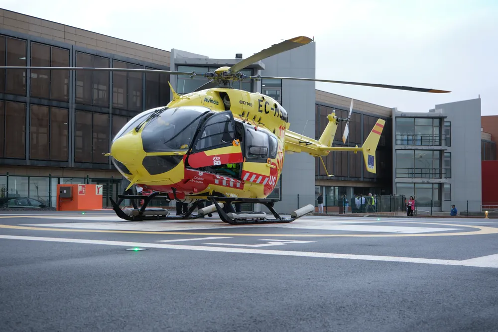 Canarias-suma-un-tercer-helicoptero-medicalizado-al-SUC_Servicio-de-Urgencias-Canario