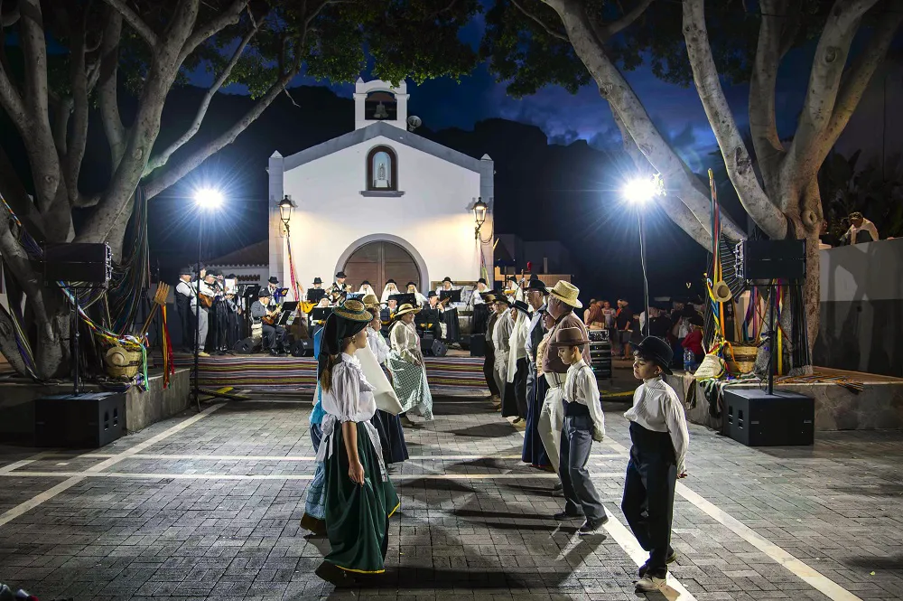 mogan-celebra-festival-de-folclore-de-escuelas-artisticas-mogan