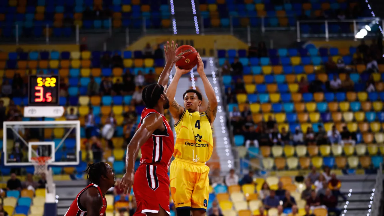 Aj-Slaughter-club-baloncesto-gran-canaria