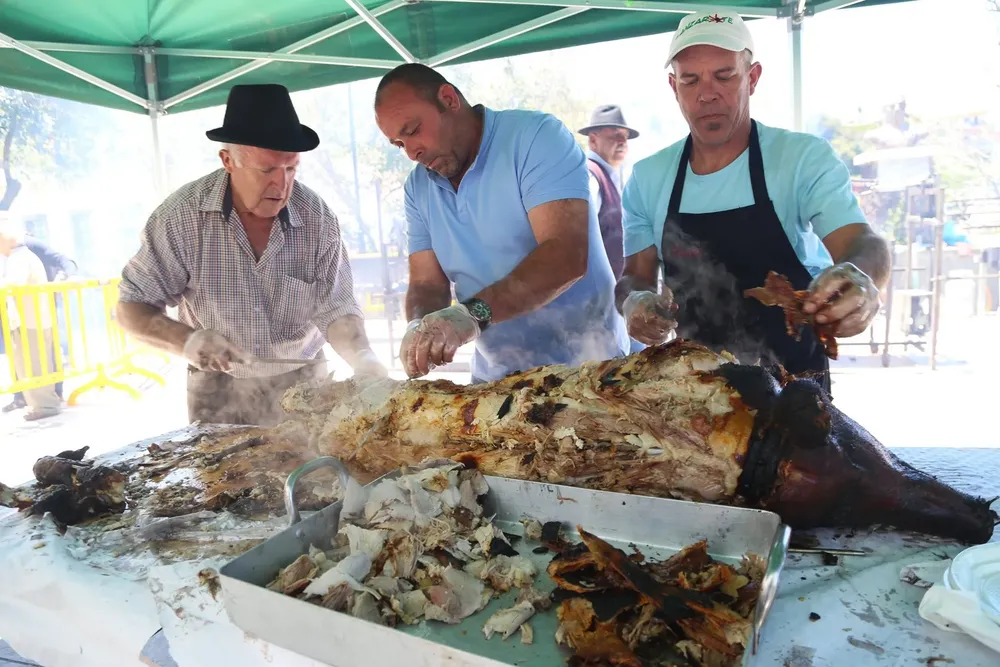asado-del-cochino-fiesta-del-huevo-duro-valleseco_la-gaceta-de-gran-canaria