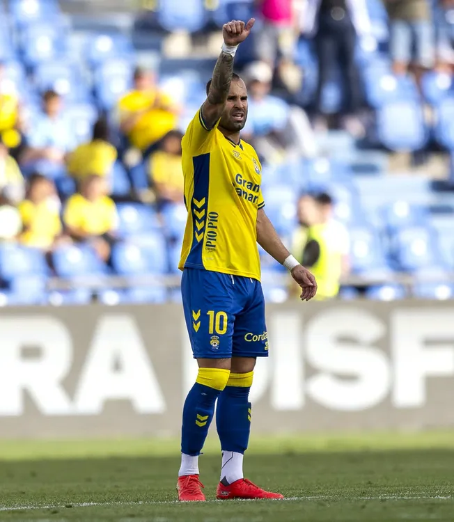 las-palmas-vence-al-huesca-y-jese-muestra-el-camino-del-ascenso-directo_noticias-de-gran-canaria