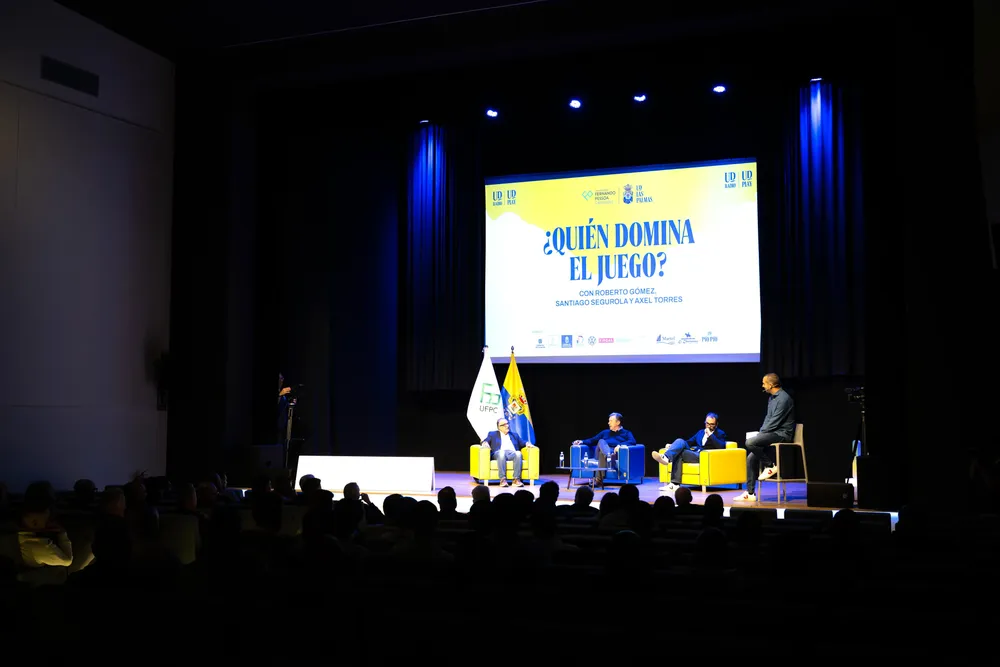 las-pal-as-y-universidad-fernando-pessoa-conferenncia-roberto-gomez-axel-torres-y-santiago-segurola