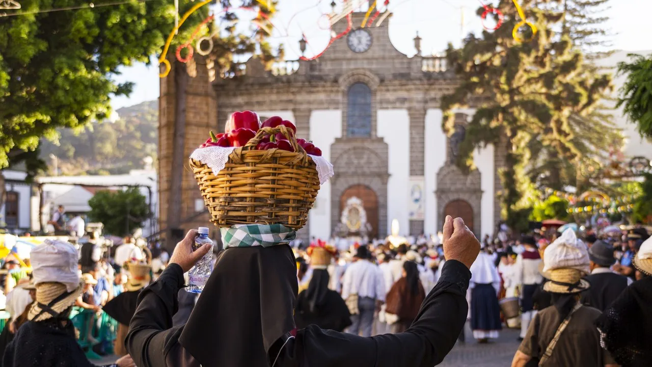 romeria-ofrenda-a-la-virgen-del-pino-teror