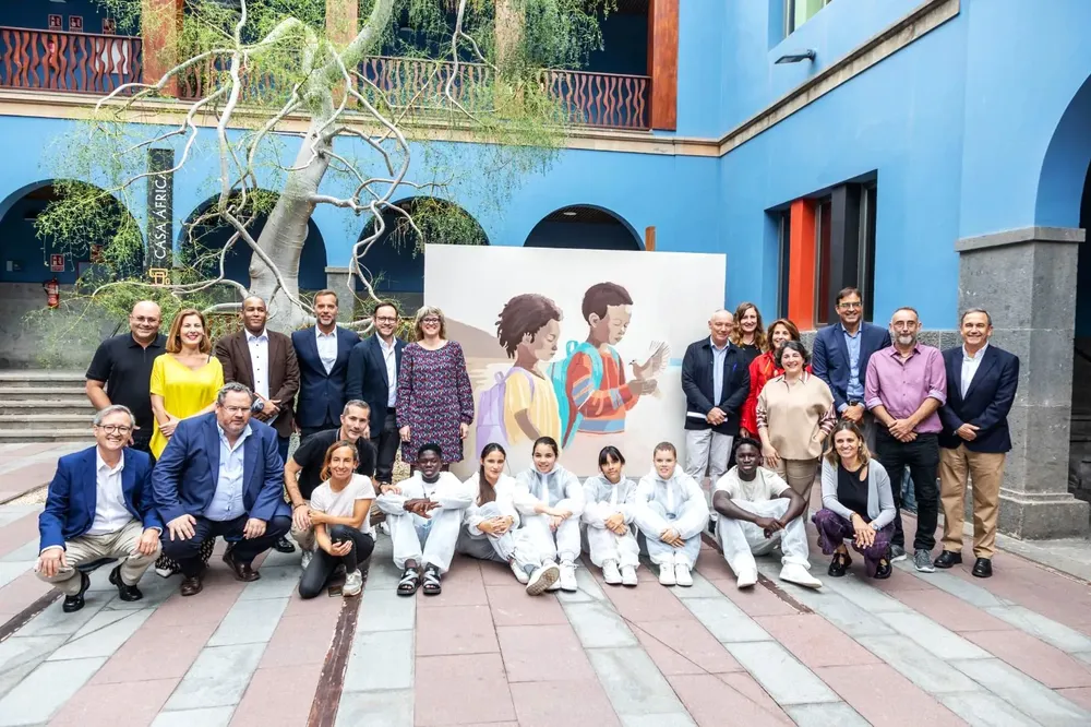 canarias-presenta-un-estudio-para-la-distribucion-solidaria-de-menores-migrantes lemine katthary, presidente del observatorio atlas-sahel, en casa africa