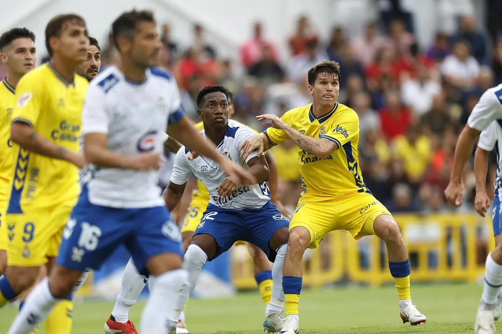 las-palmas-pierde-trofeo-teide-frente-a-tenerife-en-tanda-de-penaltis