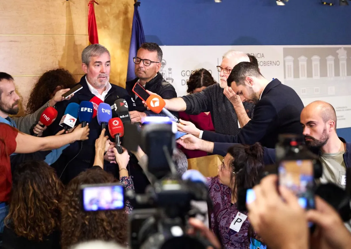 fernando-clavijo-logra-que-maria-jesus-montero-se-comprometa-agilizar-reparto-de-4000-menores-extranjeros