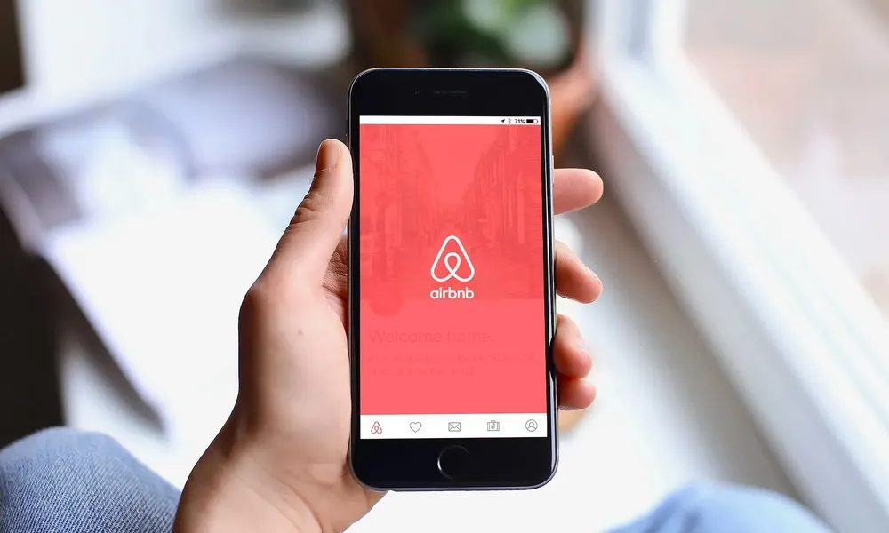 airbnb-y-turismo-acuerdan-retirar-anuncios-de-alojamientos-turisticos-irregulares