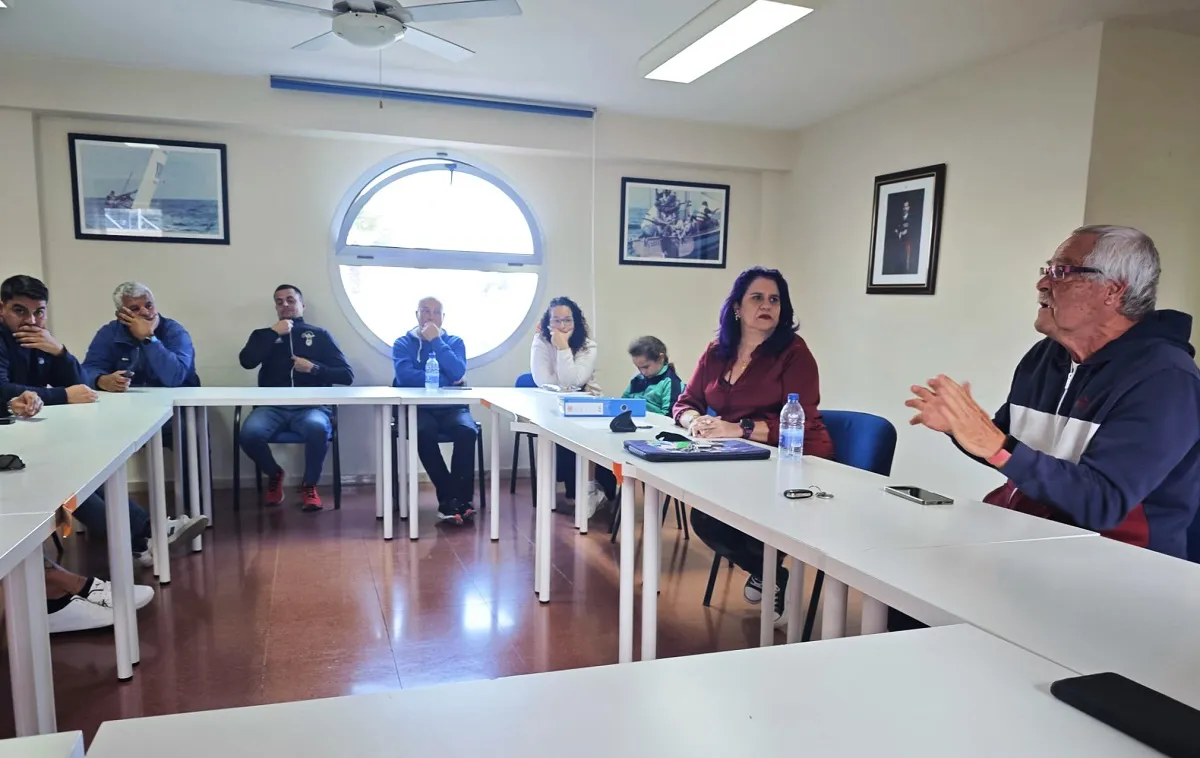 botes-vela-latina-paralizan-la-competicion