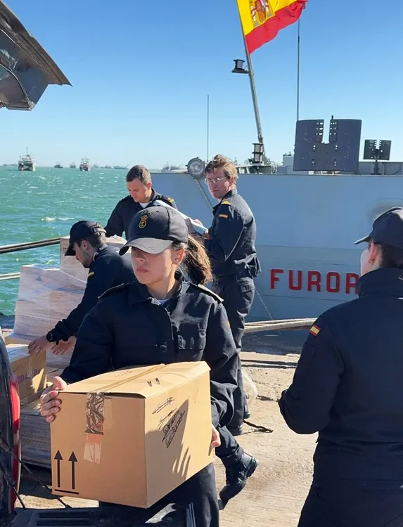 donacion-ampa-padre-cueto-dominicas-las-palmas-a-colegio-mauritania