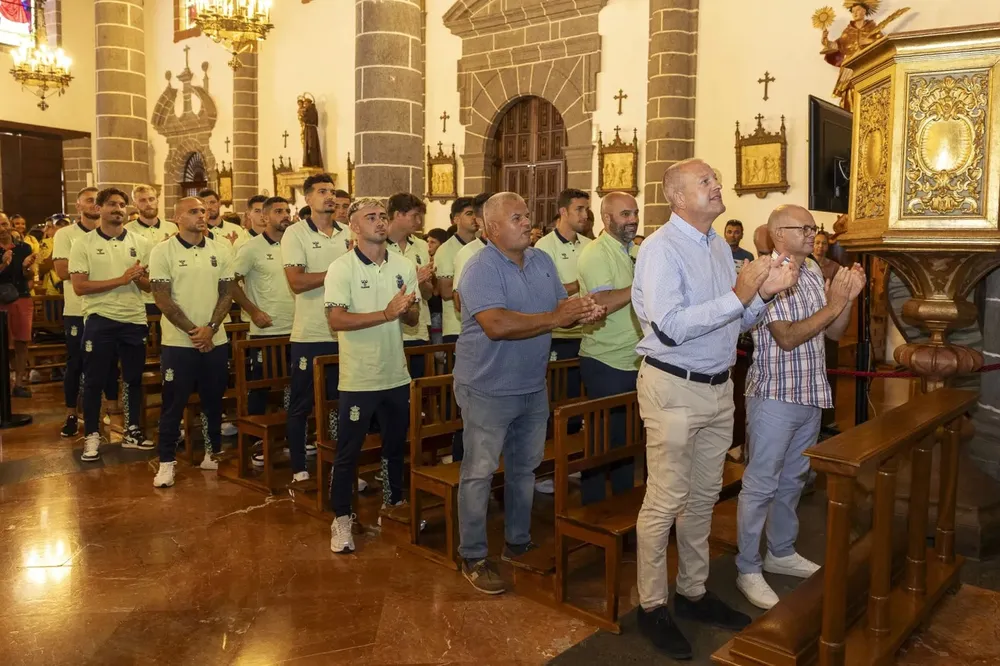 las-palmas-realiza-tradicional-visita-a-la-virgen-del-pino