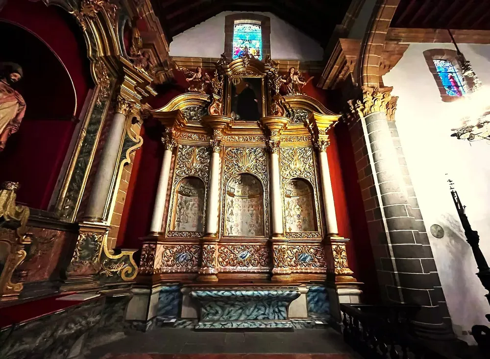 restauracion-retablo-de-san-jose-en-basilica-del-pino-con-colaboracion-de-ud-las-palmas la basilica del pino recupera el retablo de san jose con la colaboración de la UD las palmas
