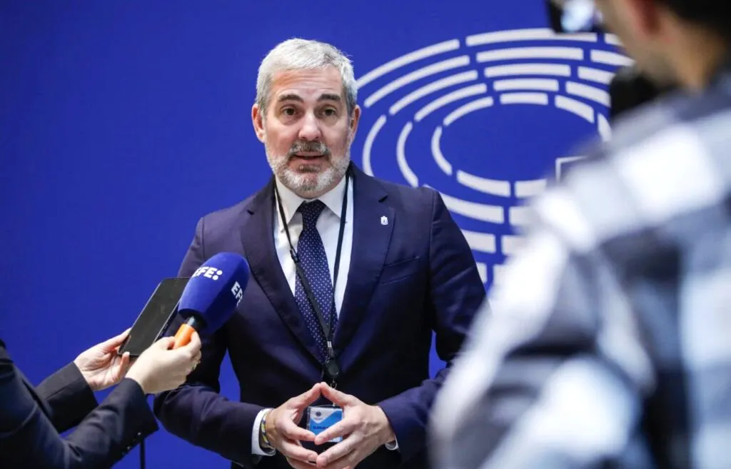 canarias-persigue-el-respaldo-de-las-regiones-europeas-a-su-estrategia-en-politica-migratoria-y-turismo-sostenible fernando clavijo, presidente del gobierno de canarias