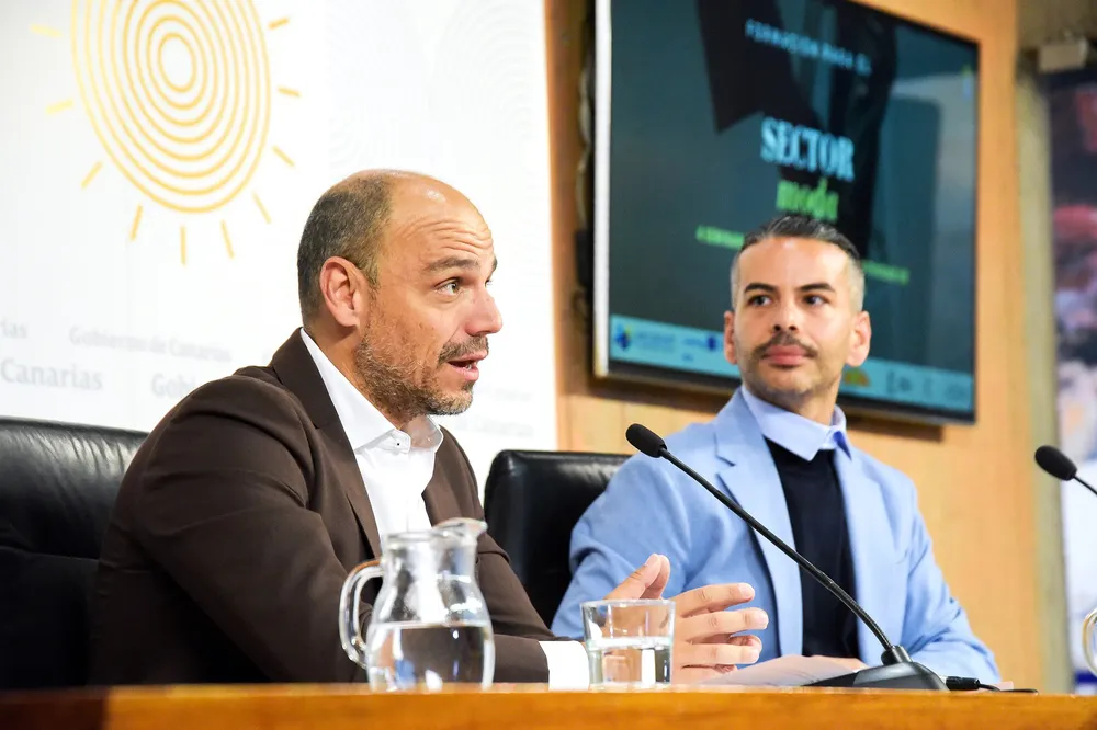 alfonso-cabello-presenta-el-plan-integral-de-formación-para-el-sector-moda-de-canarias_proexca_la-gaceta-de-gran-canaria