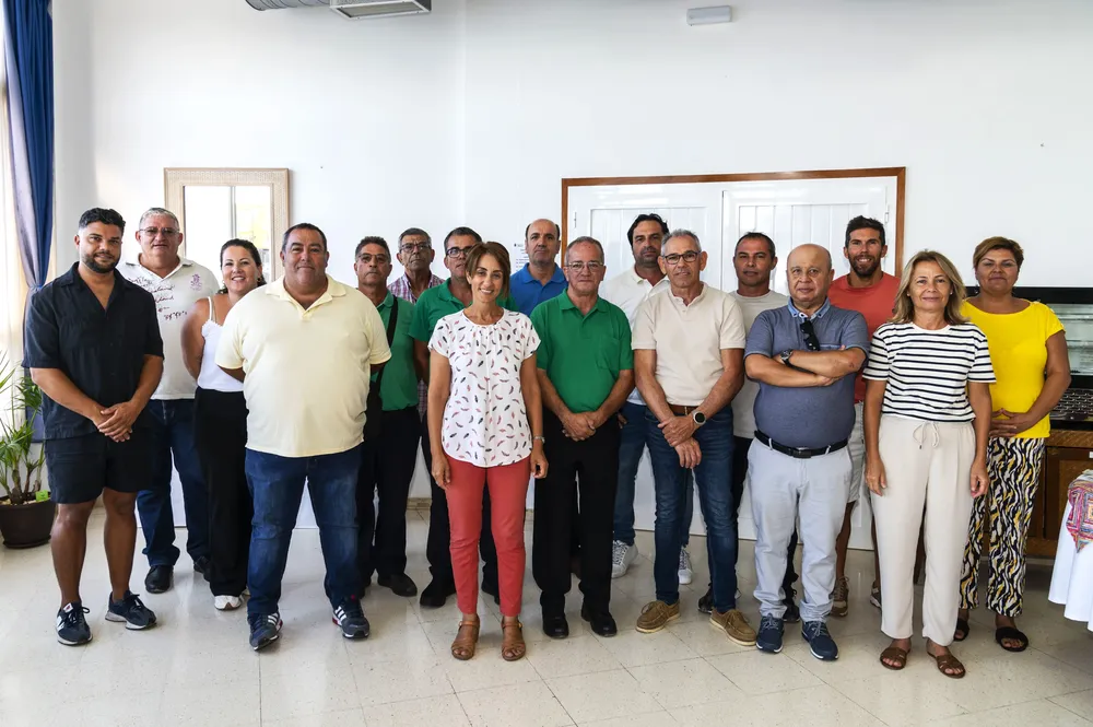 Mogan-entrega-diez-nuevas-licencias-de-taxi