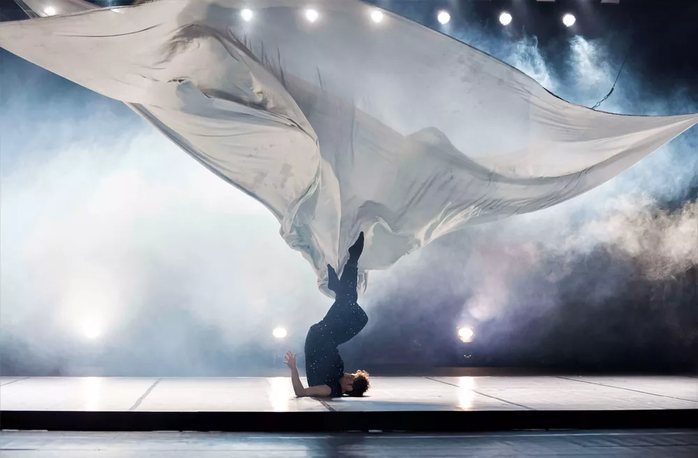 loop-aracaladanza-teatro-cuyas_la-gaceta-de-gran-canaria Imagen del espectáculo familiar de danza y teatro 'Loop', de la compañía Aracaladanza, que se representará en el Teatro Cuyás. I La Gaceta de Gran Canaria I Noticias de Gran Canaria