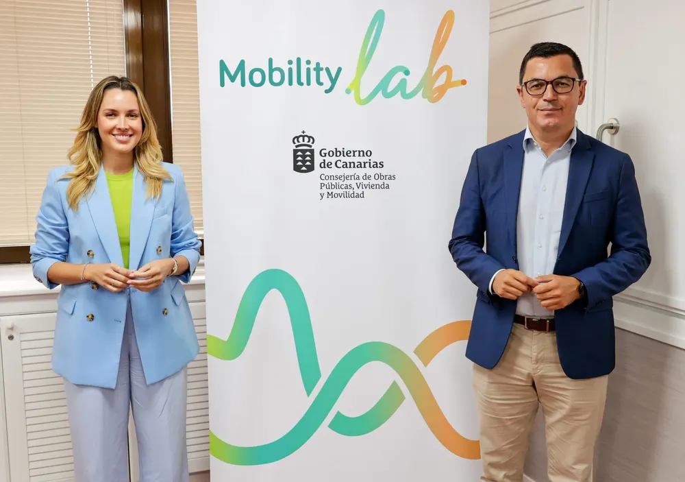 mobility-lab-maria-fernandez-y-pablo-rodriguez_noticias-de-gran-canaria maria fernandez, directora general de transportes del gobierno de canarias, y pablo rodriguez presentan mobility lab I noticias de gran canaria