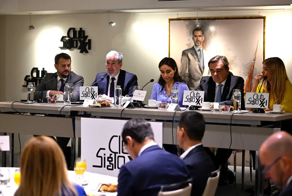 fernando-clavijo-confia-en-que-el-fracaso-sobre-la-modificacion-de-la-ley-de-extranjeria-se-convierta-en-un-exito