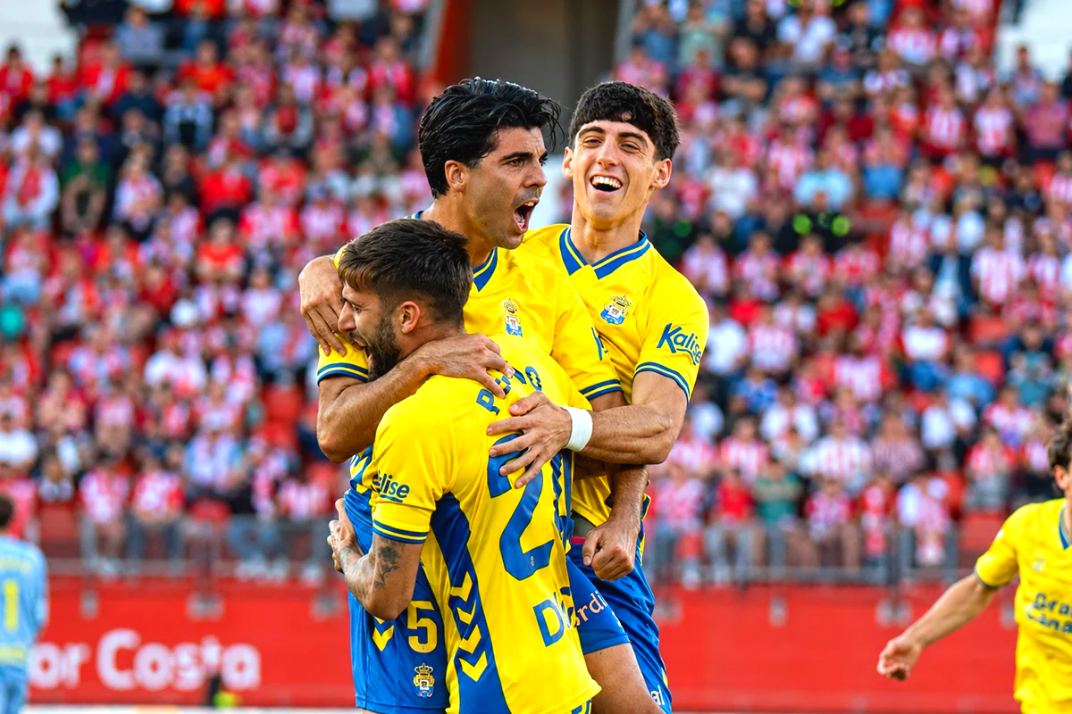 Las-Palmas-derrota-al-Almeria-y-aspira-al-ascenso-directo